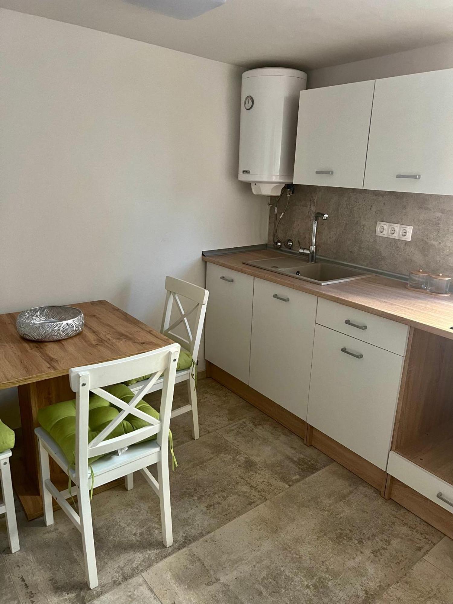 Apartman Roko Tribalj Exterior foto
