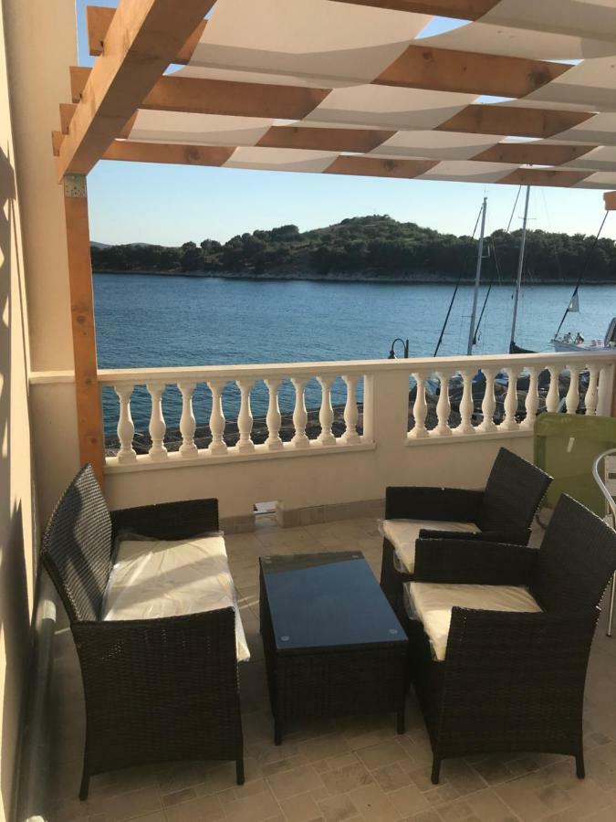 Apartman Roko Tribalj Exterior foto